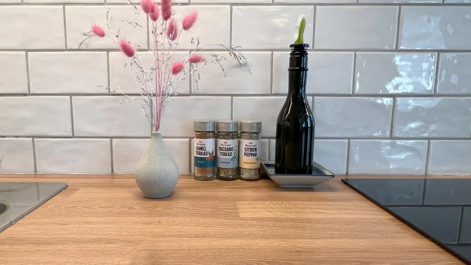 Charming City Studio, 10 Min Walk To Train Station Stockholm Sweden