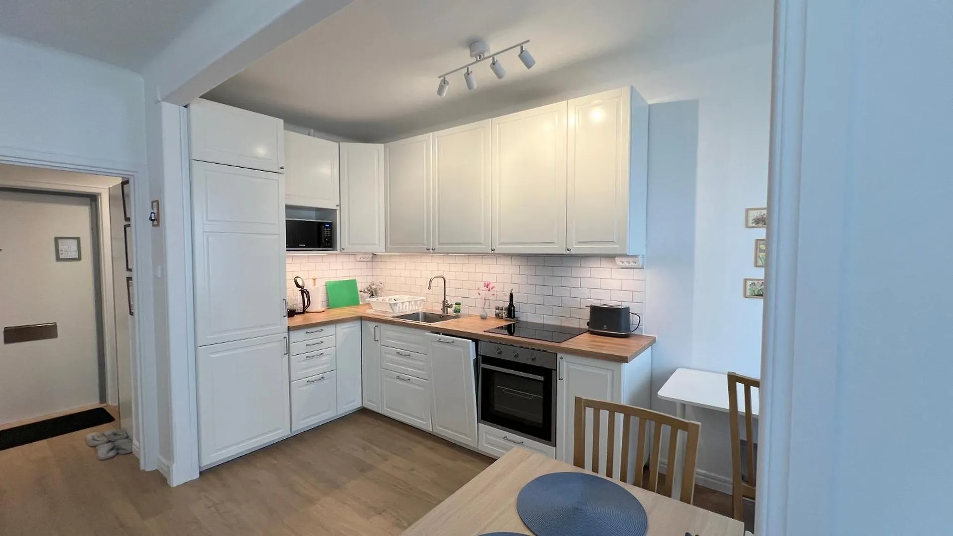 Charming City Studio, 10 Min Walk To Train Station Stockholm