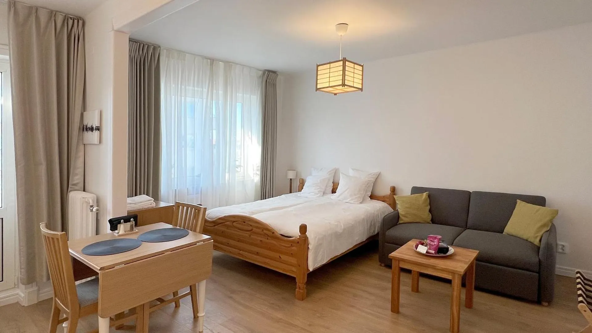 Apartment Charming City Studio, 10 Min Walk To Train Station Stockholm